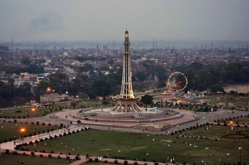 How Long did it Take to Build Minar-e-Pakistan